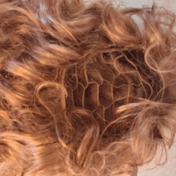 Pull Hair Through Wig. Auburn - Picture 3 of 4